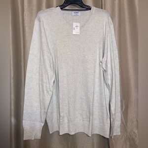 NWT Old Navy Men's Gray V-Neck Sweater Pullover